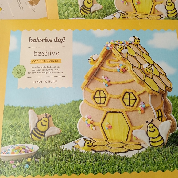 Favorite day beehive cookie kit - Picture 2 of 2